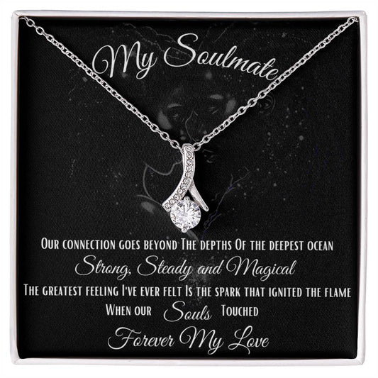 My Soulmate Alluring Beauty Necklace (Yellow & White Gold Variants)